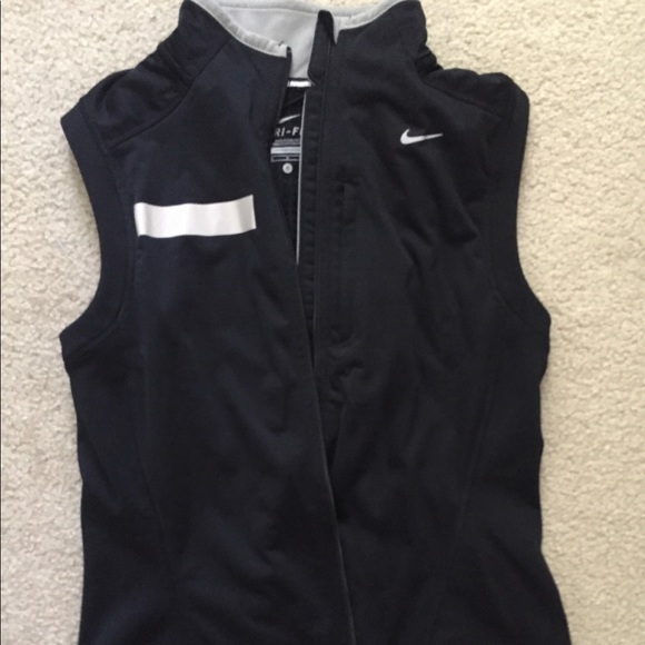 Nike running vest - Picture 1 of 1